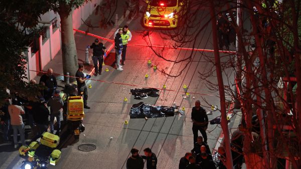 An Israeli killed, three injured in Tel Aviv stabbing attack