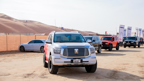 تم استعراض إصدار TANK 500 Hi4 Z المزود بأحدث منصة هجينة من GWM، Hi4-Z. بينما انطلق بقوة عبر كثبان صحراء المرعب المتموجة ثورة في معايير تقييم القيادة على الطرق الوعرة: شركة GWM تستضيف قمة الإعلام العربي-الصيني للسيارات في ليوا