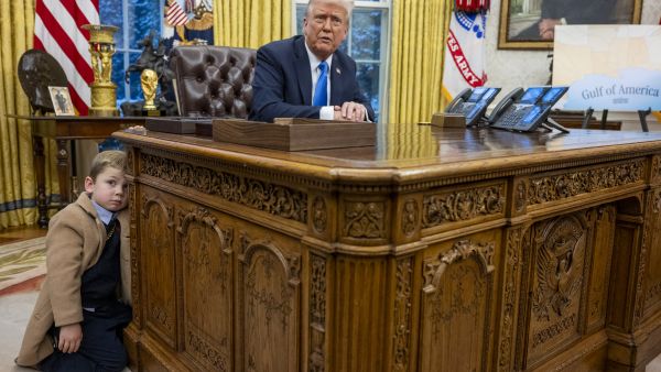 Elon Musk’s Son Donald Trump Oval Office Resolute Desk History C&O Desk White House HMS Resolute Desk Truth Social Trump Update Presidential Office Furniture White House News 2025 Trump’s Germophobia Viral White House Moments