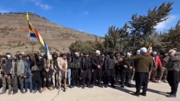 فيديو متداول يظهر سيطرة القوات الدرزية على مطار السويداء جنوب سوريا