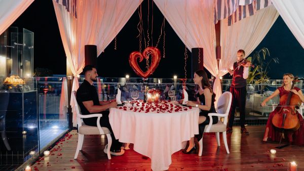 Escape to the Tropical Allure of Isla Beach Bar at Rixos Marina Abu Dhabi This Valentine’s Day