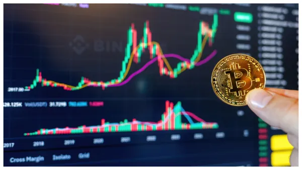 بتكوين تهبط بأكثر من 5%.. وقرار ترامب يثير الشكوك, المصدر shutterstock
