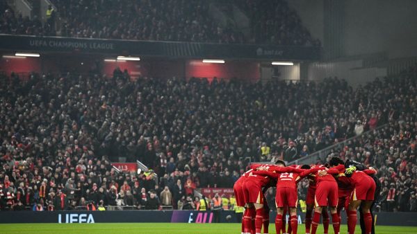 غطرسة باريس سان جيرمان تُثير الدهشة..هل يدركون قوة أنفيلد وليفربول؟ (Photo by Paul ELLIS / AFP) غطرسة باريس سان جيرمان تُثير الدهشة..هل يدركون قوة أنفيلد وليفربول؟