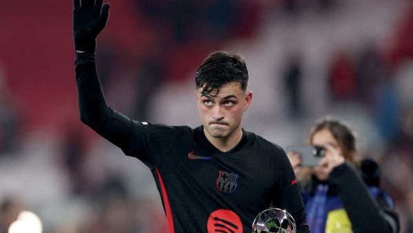 بيدري بعد تألقه أمام بنفيكا: لامين يامال ورافينيا يستحقان الجائزة أكثر مني (Photo by FILIPE AMORIM / AFP) بيدري بعد تألقه أمام بنفيكا: لامين يامال ورافينيا يستحقان الجائزة أكثر مني