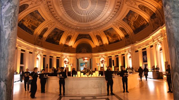 Smithsonian Institution 