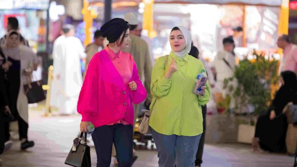  أطلقت القرية العالمية، أحد أهم المتنزهات الثقافية في العالم والوجهة العائلية الأولى للثقافة والترفيه والتسوق في المنطقة، "تحدّي المشي في رمضان" لموسمها الـ 29 وهي المبادرة الهادفة لتعزيز الصحة والعافية من خلال تشجيع ضيوف الوجهة على ممارسة رياضة المشي خلال الشهر الفضيل. يتماشى "تحدي المشي في رمضان" مع مبادرة عام المجتمع وحملة #رمضان_في_دبي، ممّا يؤكد دور القرية العالمية الريادي في تعزيز التفاعل المجتمعي للجميع بمختلف ثقافاتهم عبر أنشطتها وتجاربها الرمضانية المقدّمة تحت شعار "عالم الروائع الرمضانية". يستمر ا