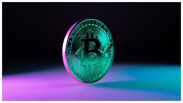 أسعار العملات المشفرة مقابل الدولار اليوم, المصدر shutterstock