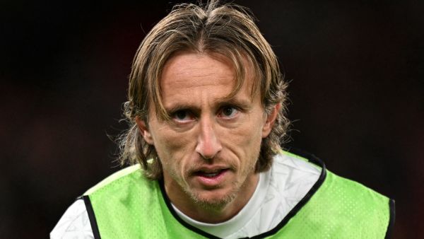 مودريتش يعزز ثروته ويقترب من تملك سوانزي سيتي الإنجليزي