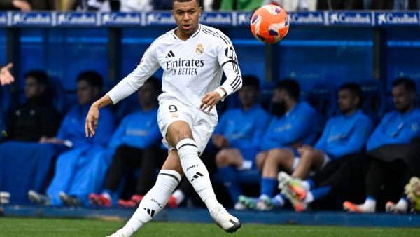 كم مباراة سيغيب مبابي عن ريال مدريد بعد الطرد أمام ألافيس؟