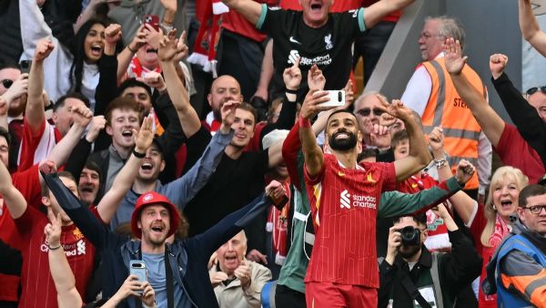 صلاح يفقد صدارة الحذاء الذهبي بعد ساعات من فوز ليفربول بالدوري