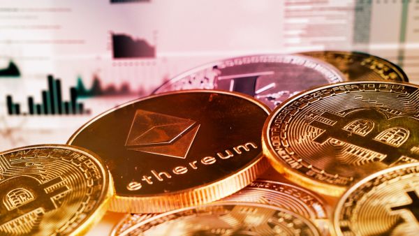أسعار العملات المشفرة مقابل الدولار اليوم الأربعاء 7 مايو 2025