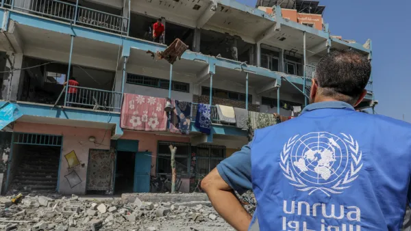 السلطة الفلسطينية تدين "انتهاك حق الأطفال في التعليم" بعد إغلاق إسرائيل مدرستين للأونروا 