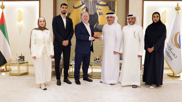 جمارك دبي تحصل على اعتماد "أفضل بيئة عمل" عالمياً