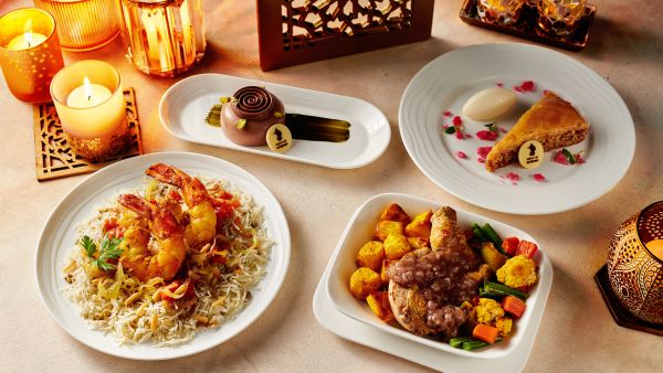 طيران الإمارات تكثف استعداداتها لموسم الحج وعيد الأضحى طيران الإمارات تكثف استعداداتها لموسم الحج وعيد الأضحى