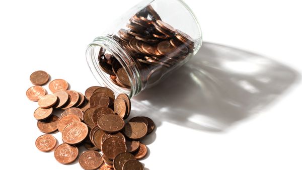 ملياردير صيني يربح 1.5 مليار دولار من الذهب ويراهن بمليار على النحاس