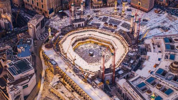 سفر بعد عناء.. قصة حاج ليبي "محظوظ" تحصد تفاعلا واسعا