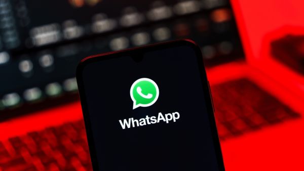 U.S. bans WhatsApp on government devices 