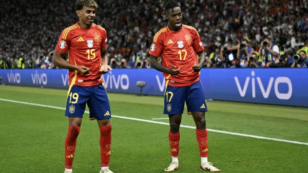 نيكو ويليامز يوافق على عرض برشلونة حتى 2031