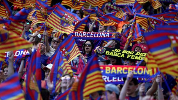 برشلونة يحقق مكاسب مالية جديدة من صفقة لاعب سابق إلى قطر