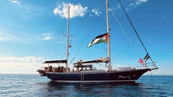 إسرائيل تنقل نشطاء سفينة "مادلين" إلى مطار بن غوريون تمهيدا لترحيلهم