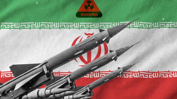 إيران تكشف عن صاروخ جديد "غير قابل للرصد" وتتوعد إسرائيل بـ"المزيد من المفاجآت"