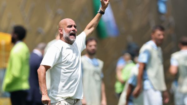 مانشستر سيتي يوقّع أكبر عقد رعاية في تاريخ الدوري الإنجليزي (Photo by CHARLY TRIBALLEAU / AFP) مانشستر سيتي يوقّع أكبر عقد رعاية في تاريخ الدوري الإنجليزي