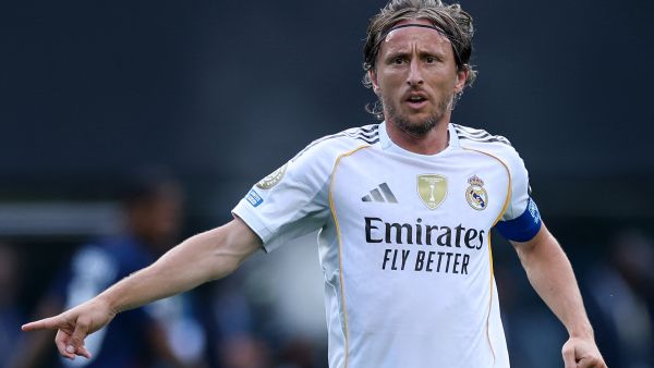 لوكا مودريتش في ميلانو لإتمام انتقاله التاريخي
