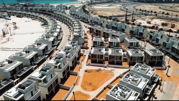 مشروع "دانه بيي" يبدأ المرحلة الأولى من تسليم الفلل في جزيرة المرجان برأس الخيمة