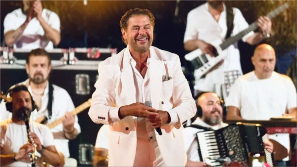 Lebanese singer Ragheb Alama