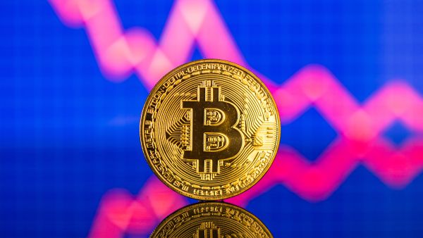أسعار العملات المشفرة مقابل الدولار اليوم الثلاثاء 15 يوليو 2025