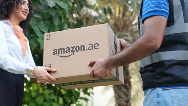مؤسسة دبي للمستقبل وأمازون تطلقان مشروعاً تجريبياً لتصميم مستقبل خدمات التوصيل ضمن مبادرة "ساندبوكس دبي"