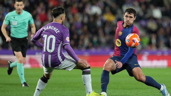 برشلونة يستعيد كريستنسن قبل مواجهة رايو فاييكانو (Photo by Cesar Manso / AFP) برشلونة يستعيد كريستنسن قبل مواجهة رايو فاييكانو
