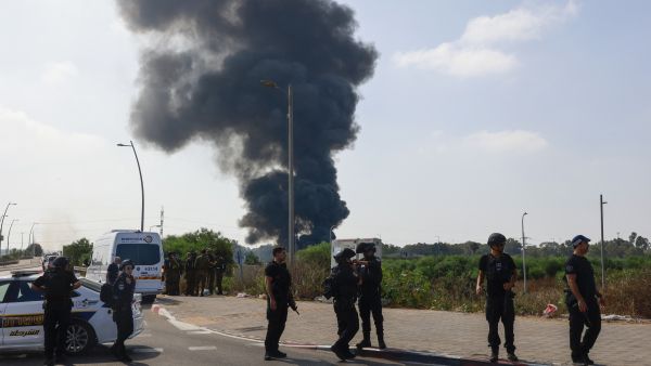 Gunmen ambush targets Iranian police vehicle