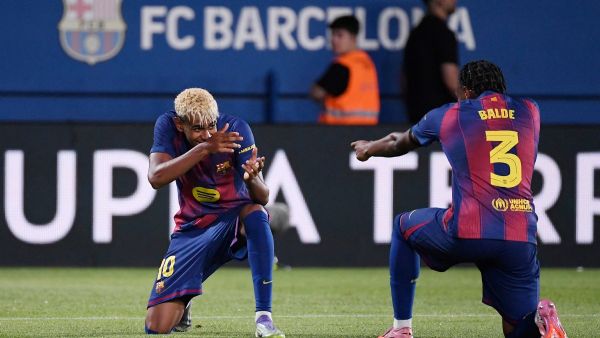 أوبتا: برشلونة المرشح الأول للفوز بالليغا بنسبة 50% (Photo by Josep LAGO / AFP) أوبتا: برشلونة المرشح الأول للفوز بالليغا بنسبة 50%