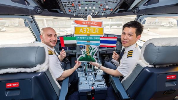 الاتحاد للطيران تُرسي معايير الفخامة من جديد مع أول رحلة لطائرة A321LR إلى بوكيت