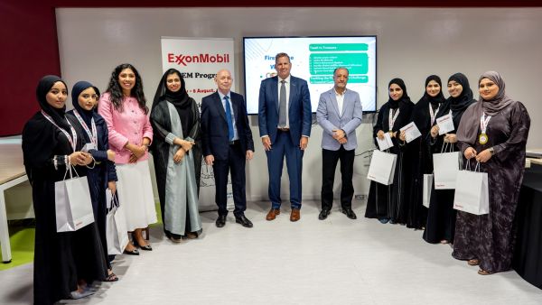 اختتام برنامج "قادة المستقبل في العلوم والتكنولوجيا والهندسة والرياضيات" بالشراكة بين إكسون موبيل وجامعة أبوظبي ومجموعة المعارف