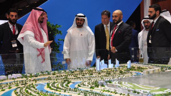 الخبراء يسلّطون الضوء على الاستثمار الأجنبي وقوانين تملّك العقارات الجديدة في مؤتمر الاستثمار ضمن المعرض الدولي للعقارات والاستثمار (آيريس) 2025