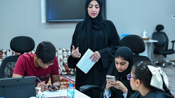 المخيم الصيفي لكلية الإمارات للتطوير التربوي يعزز التراث الإماراتي ويدعم الابتكار الرقمي