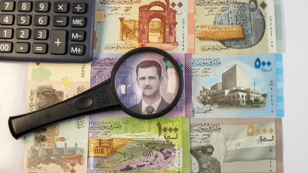 Syria replaces banknotes, dropping Assad's portraits amid warnings of challenges