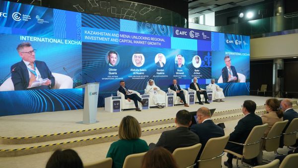سوق أبوظبي للأوراق المالية وبورصة أستانا الدولية يعلنان عن إنشاء رابط مباشر بين مركزي الإيداع لديهما