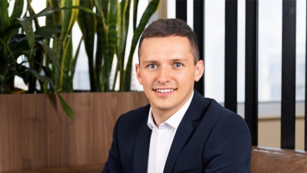 Apple at 30x Forward Earnings, above S&P – eToro Weighs In on Launch