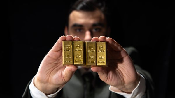 بعد سحب المستثمرين أرباحهم