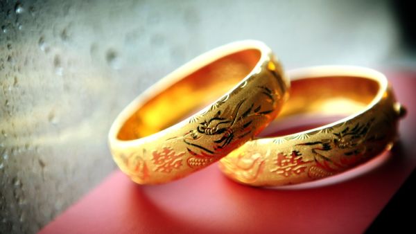 تفسير حلم شراء الذهب الصيني للعزباء والمتزوجة