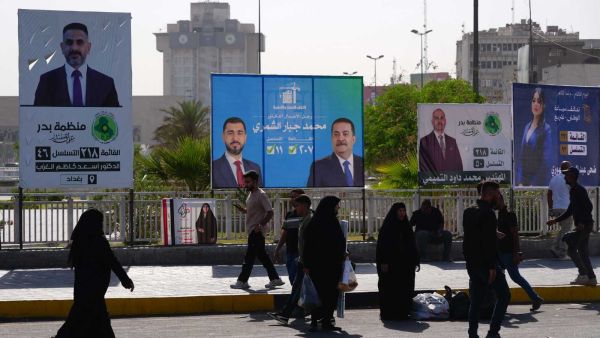 مرشحة عراقية تثير الجدل بمنع مؤيدي برشلونة من التصويت لها