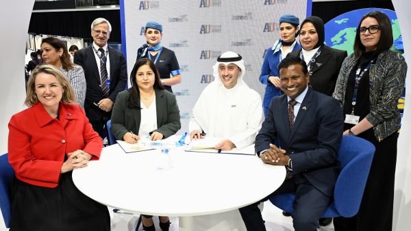 Jazeera Airways and AU Sign MoU to Develop Future Leaders in Aviation