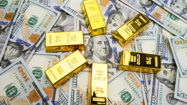 سعر الذهب اليوم يقفز محطما أرقامه القياسية إثر إغلاق الحكومة الأمريكية