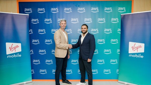 فيرجن موبايل الإمارات تعزز خدماتها بتقنيات الذكاء الاصطناعي التوليدي من أمازون ويب سيرفيسز  