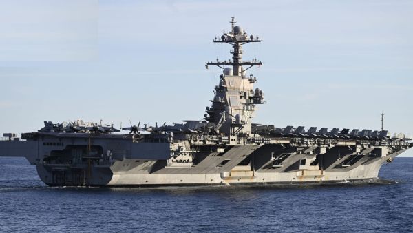 حاملة طائرات أميركية