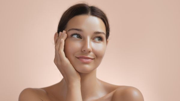 روتين صباحي قصير وفعال للبشرة المختلطة