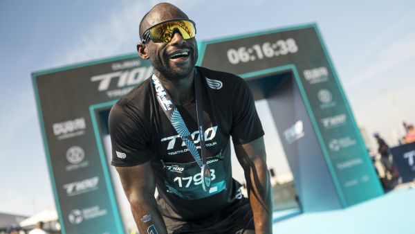 "ترايثلون دبي T100" يُختتم بنجاح قياسي عالمي